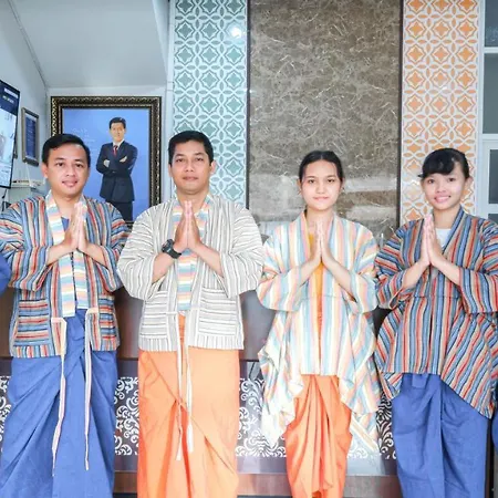 Cabin Hotel Sutomo-3